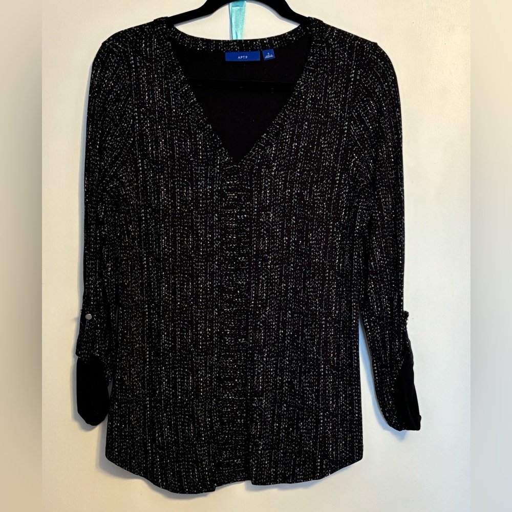 Apt 9 V-neck shirt